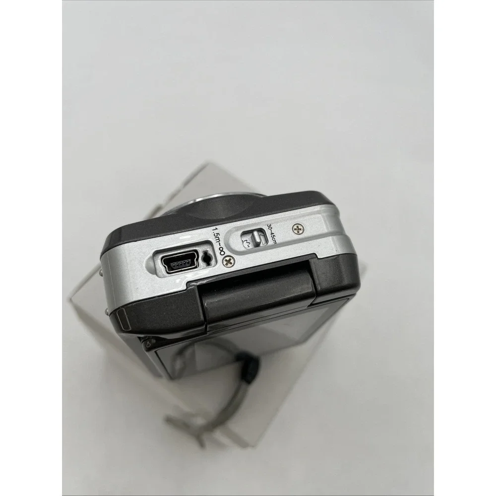 Vivitar Vivicam T027 Digital Camera 12.1MP X4 Digital Zoom Gray - Tested Working